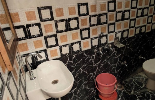 Allahabad Hotel | Royal Kashi Lodge