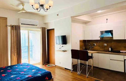 Noida Apartment | Square by Noida Studios