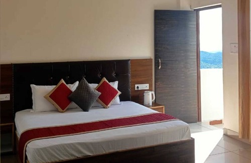 Lansdowne Hotel | Sunny Pines Resort