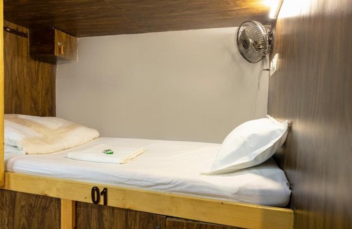 Juhu Hostel | Sunrise Hostel Dormitory