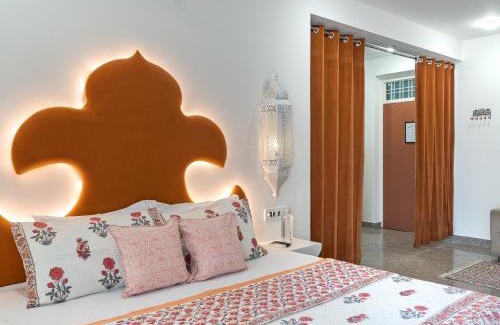 Malviya Nagar Hotel | Thamosa Stays