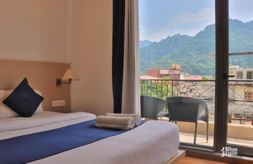 Tapovan Hostel | The Blue Jay Hostel | Dorms & Rooms