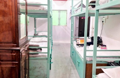 Gomti Nagar Hostel | The Nomad Cave