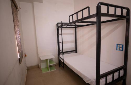 Paltan Bazaar Hostel | Travelers Hostel