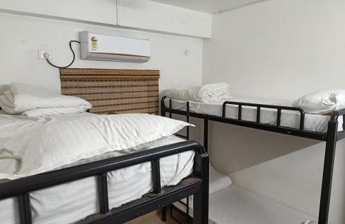 Paltan Bazaar Hostel | Travelers Hostel