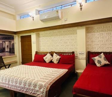 Amer Fort Road Hostel | Travellers Village-City Center Hertige Home