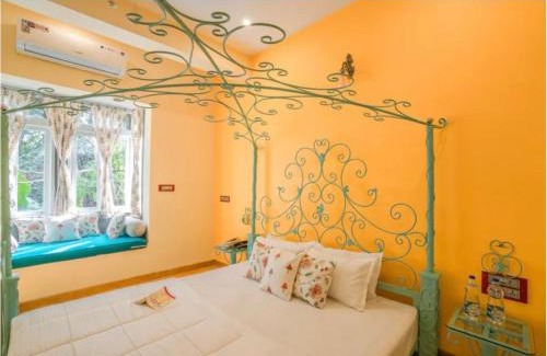 Lake Swaroop Sagar Hostel | Unplanned Hostel Udaipur