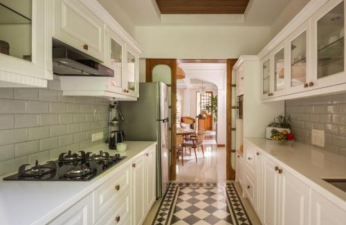 Vagator Villa | Villa Giulietta - 4BHK Villa in Assagao with Big Pvt Pool, Balcony, Dedicated Caretaker, Near Famous Cafes