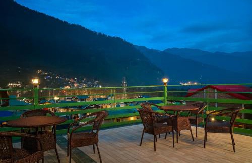 Jhargram Hotel | Vista Resort Manali - Centrally Heated & Air Cooled luxury room near mall road