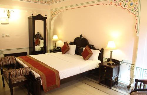 Bani Park Hotel | WelcomHeritage Traditional Haveli