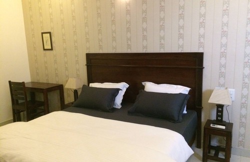 Sanganer Bed & Breakfast | White tulips home stay