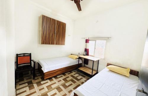 Varanasi House | Yum Boys Hostel & Homestay
