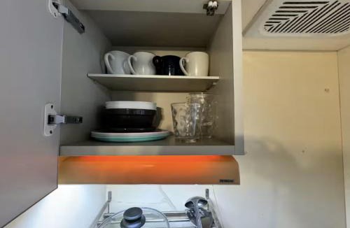 Kyobashi Apartment | 京橋プルトンビル