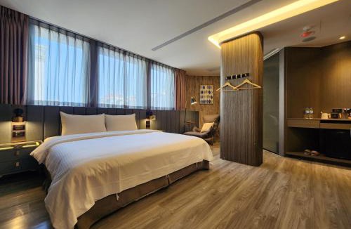Hualien City Centre Hotel | 品悅文旅-免費停車場免費特斯拉充電近東大門夜市