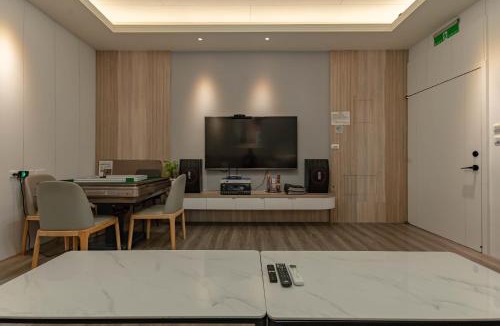 Hualien City Centre House | 花蓮椰風時尚民宿