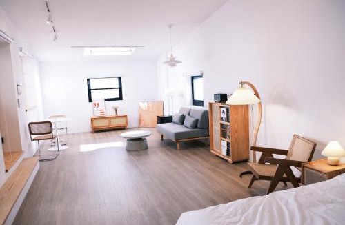 Taitung City Centre House | 薄荷巴黎 Coffee House