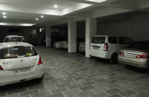 Varanasi Apartment | 1-bedroom bed & breakfast in lovely Varanasi with AC