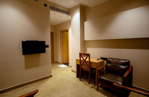 Onamthuruth Apartment | 100 m² Apartment ∙ 17 bedrooms ∙ 3 guests