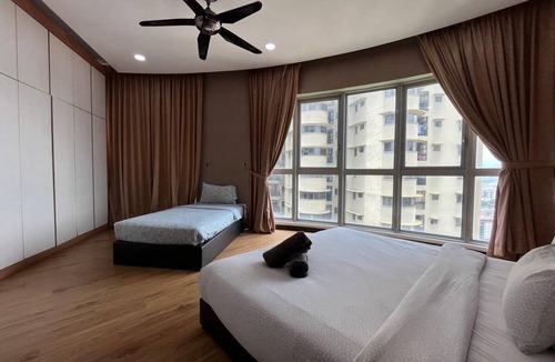 Chow Kit House | 1000 m² House ∙ 3 bedrooms ∙ 10 guests