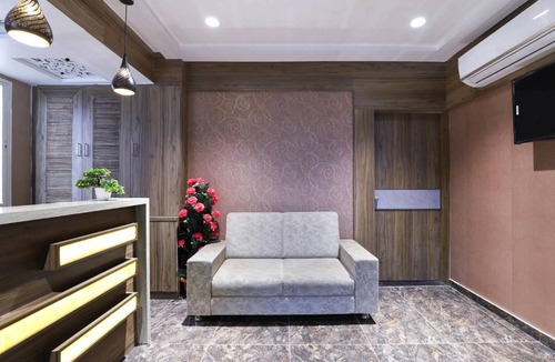 Vadodara Hotel | 12 m² Hotel ∙ 5 guests