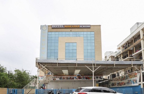 Vadodara Hotel | 12 m² Hotel ∙ 5 guests