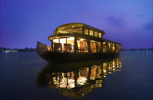 Alappuzha Boat Rental | 12 m² Houseboat ∙ 20 guests