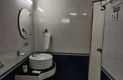 Bandra East Apartment | 130 m² Apartment ∙ 4 bedrooms ∙ 12 guests