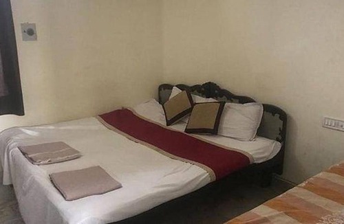 Jaipur District Hotel | 14 m² Hotel ∙ 3 guests