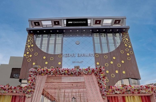 Allahabad Hotel | 14 m² Hotel ∙ 3 guests