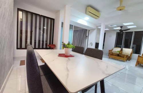 Usj 6 House | 150 m² Bungalow ∙ 4 bedrooms ∙ 15 guests