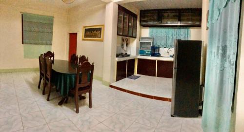 Bantay House | 15pax-2 minutes to Vigan-RoseandFer Transient-2 Bedroom House