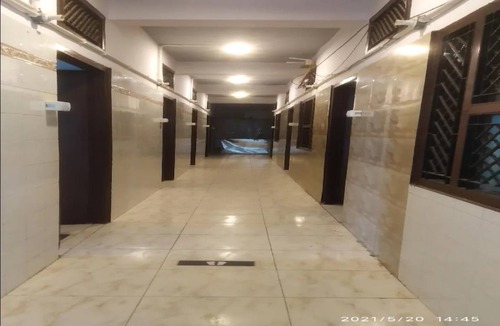 Gorakhpur Hotel | 16 m² Hotel ∙ 2 guests