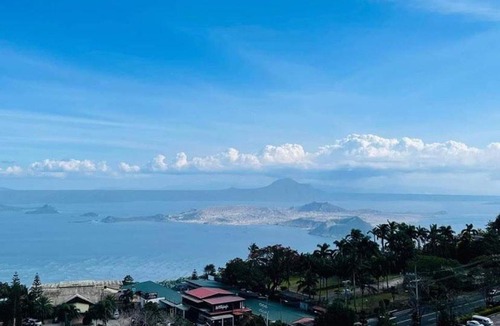 Silang Junction North Apartment | 16th floor 100% Taal View + Fiber Net & Netflix