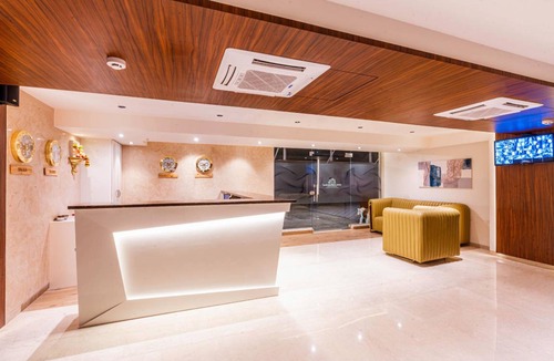 Thane West Hotel | 17 m² Hotel ∙ 4 guests