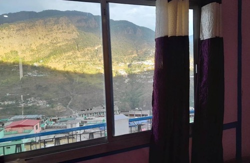 Guptkashi Hotel | 170 m² Hotel ∙ 3 guests