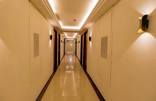 Pitampura Hotel | 180 m² Hotel ∙ 2 guests