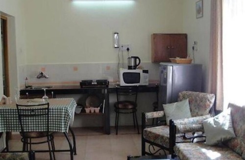 Betalbatim Apartment | 1BHK apartment with pool & garden at Benaulim to Colva beach