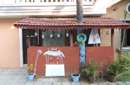 Betalbatim Apartment | 1BHK apartment with pool & garden at Benaulim to Colva beach