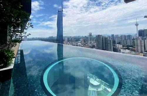 Pudu Apartment | 1BR condo with Amazing KLCC View & Infinity Pool at Lalaport Bukit Bintang