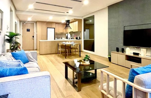Kuala Lumpur City Centre Apartment | 1BR Suite KLCC View w/Btub, Nflx & Wtr Dispenser