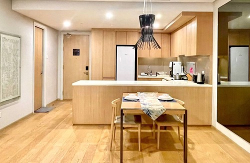 Kuala Lumpur City Centre Apartment | 1BR Suite KLCC View w/Btub, Nflx & Wtr Dispenser