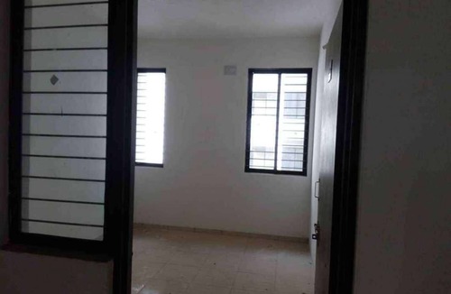 Ahmedabad Apartment | 1room & kitchen with small balcony, full of sunlight & wind