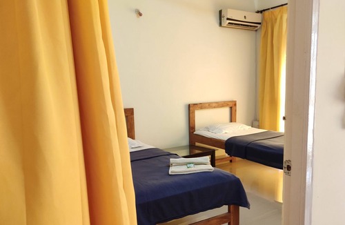 Cavelossim Apartment | 2 bedroom apartment 4-6 guests Cavellossim, walking distance from beach