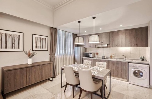 Somerset Apartment | 2 BR at Penang Rd, 10 mins walk from Dhoby Ghaut MRT