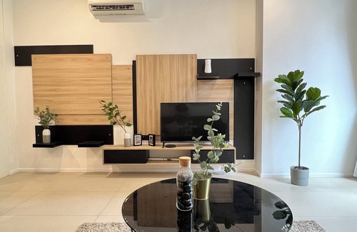 Mont Kiara House | 2 pax Arcoris Mont Kiara - near 163 mall, Publika