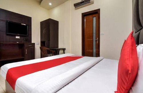 Ghaziabad Hotel | 200 m² Hotel ∙ 2 guests