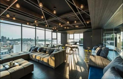 Pattaya Bay Apartment | 22芭提雅市中心2卧室套房 海景无边泳池 繁华街道