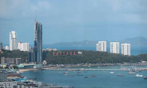 Pattaya Bay Apartment | 22芭提雅市中心2卧室套房 海景无边泳池 繁华街道