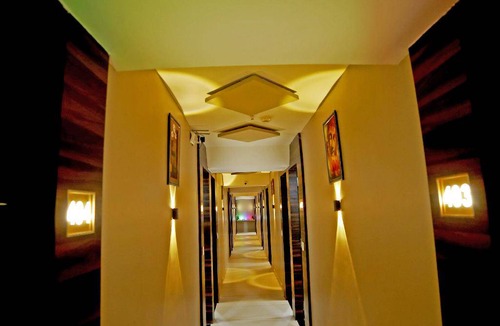 Bopal Hotel | 22 m² Hotel ∙ 2 guests
