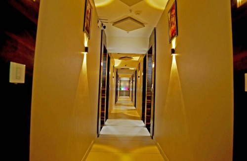 Bopal Hotel | 22 m² Hotel ∙ 2 guests